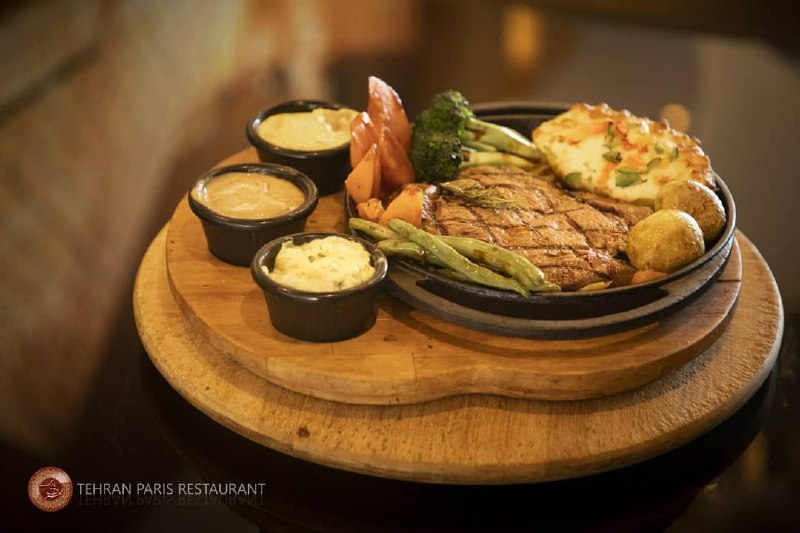 استیک مرغ در رستوران طهران پاریس