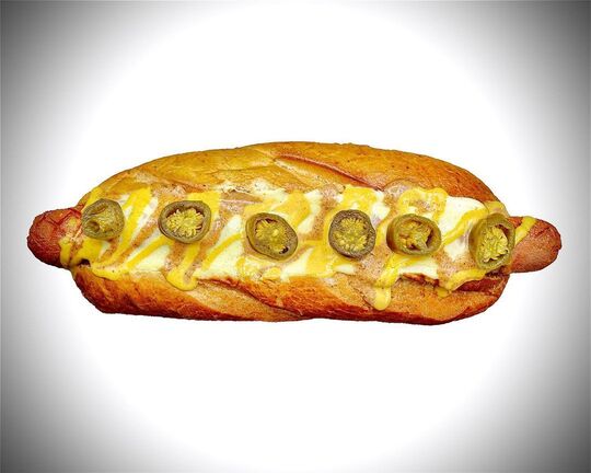 هات داگ و هالیپینو در فست فود هات داغ