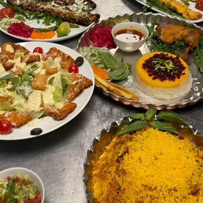 منوی متنوع غذاهای ایرانی و خارجی