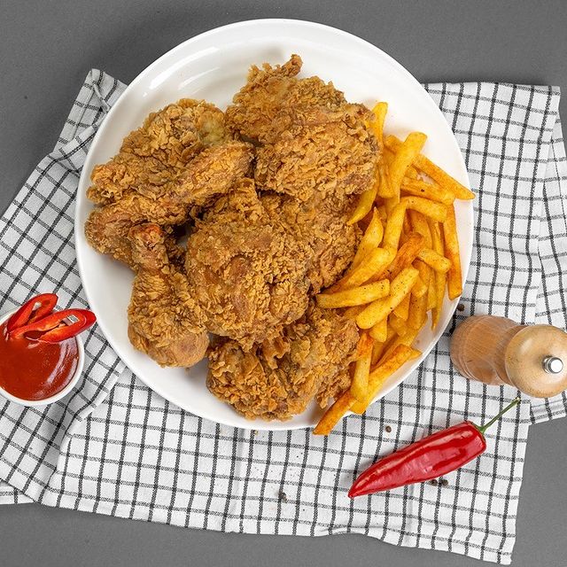 رستوران چیکن فکتوری با سس مخصوص