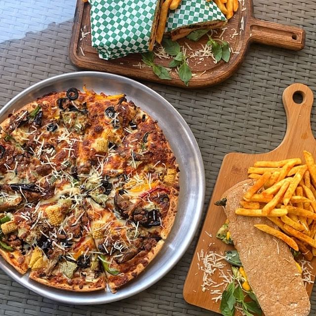 منوی فست فود رستوران چیکن فکتوری بام لند