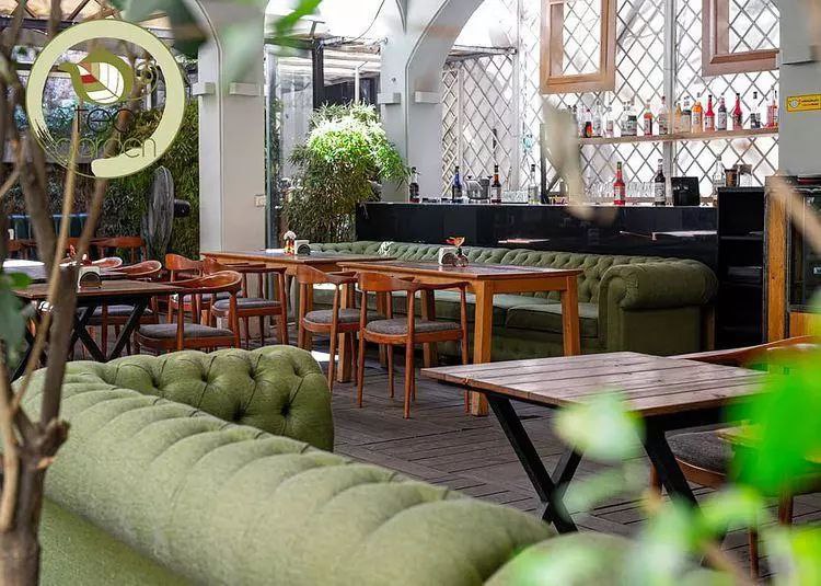 رستوران تیگاردن با منوی نوشیدنی و صبحانه