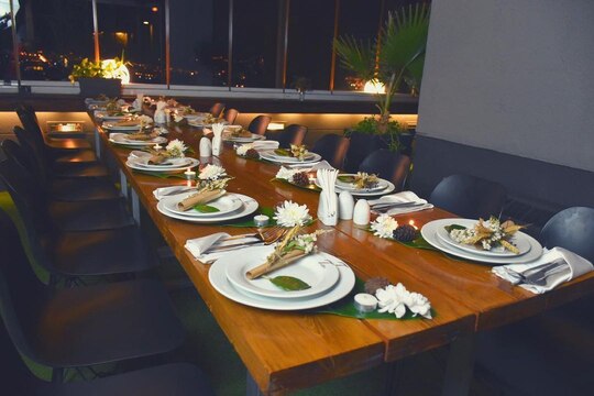 رستوران روف تاپ هتل طوبی