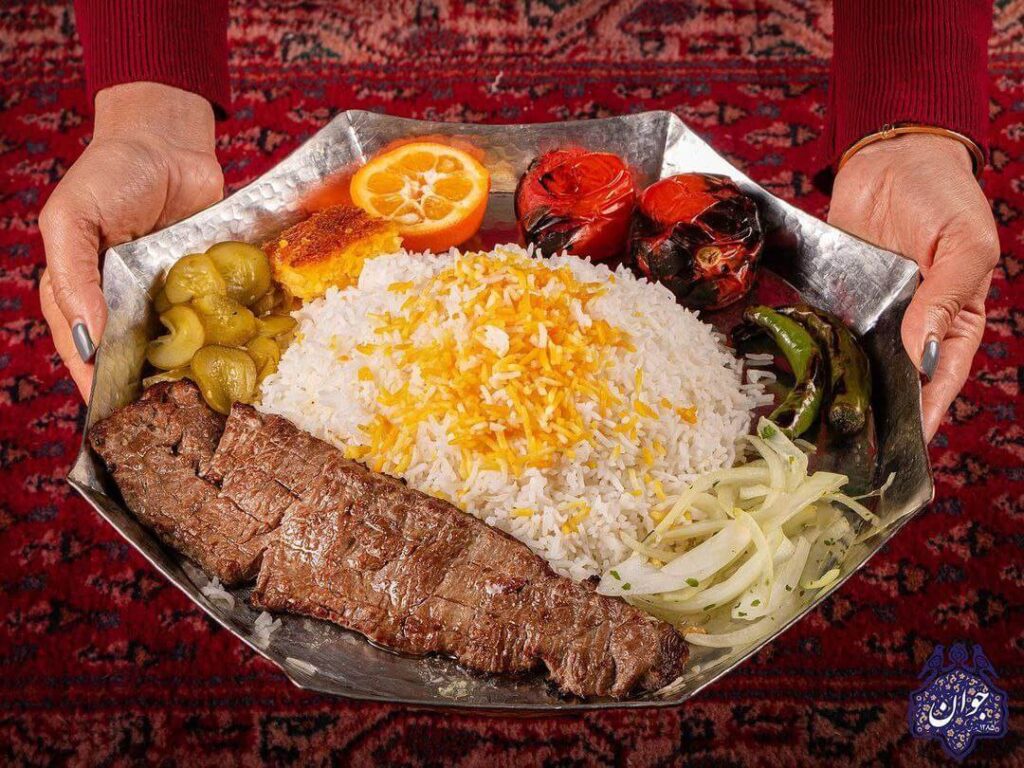چلو کباب برگ ویژه رستوران جوان