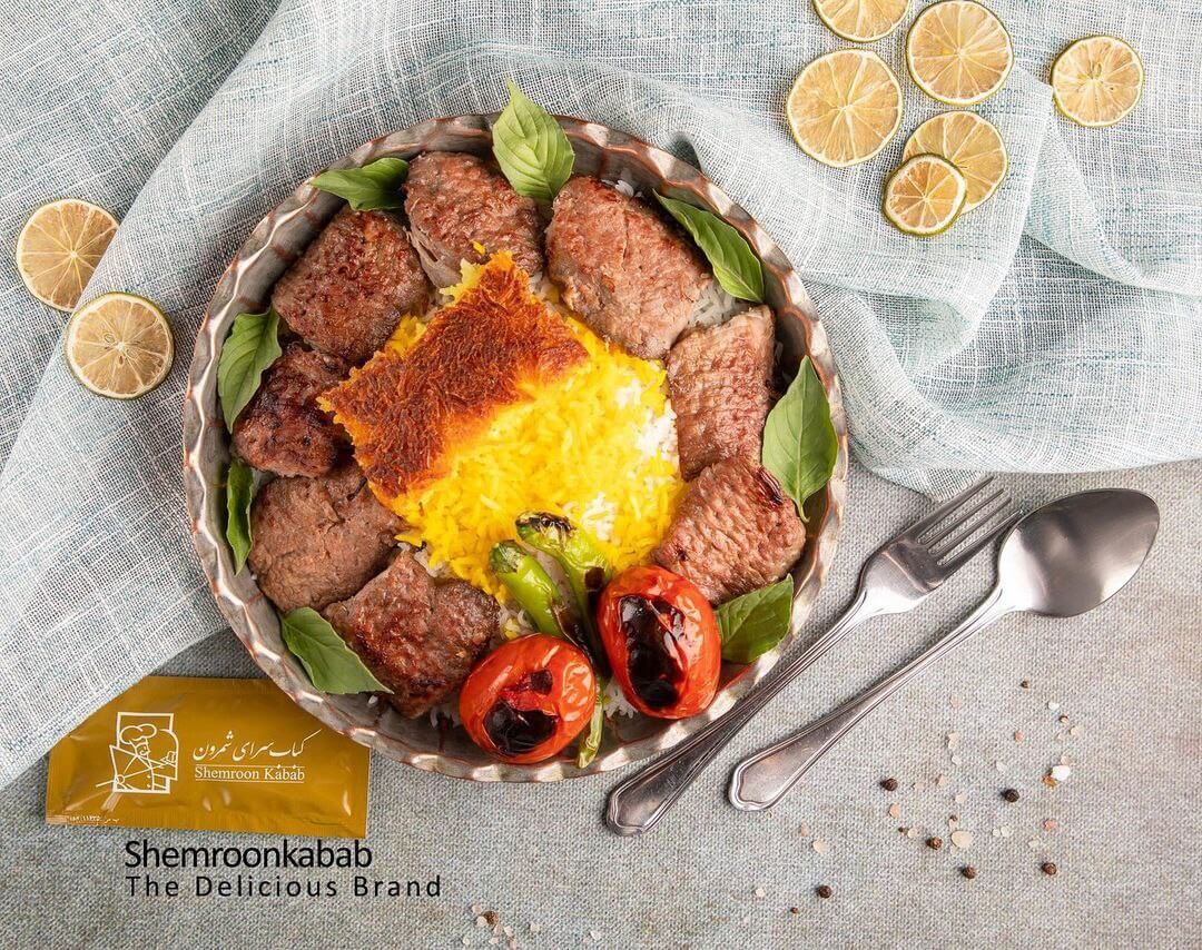کباب برگ رستوران شمرون کباب با ته‌چین زعفرانی