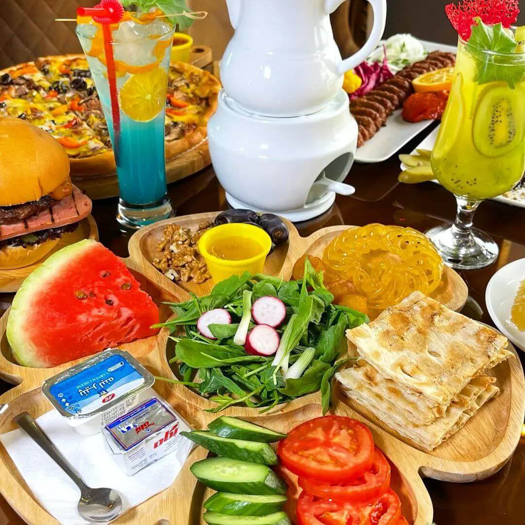 سینی افطار رستوران تهران بین