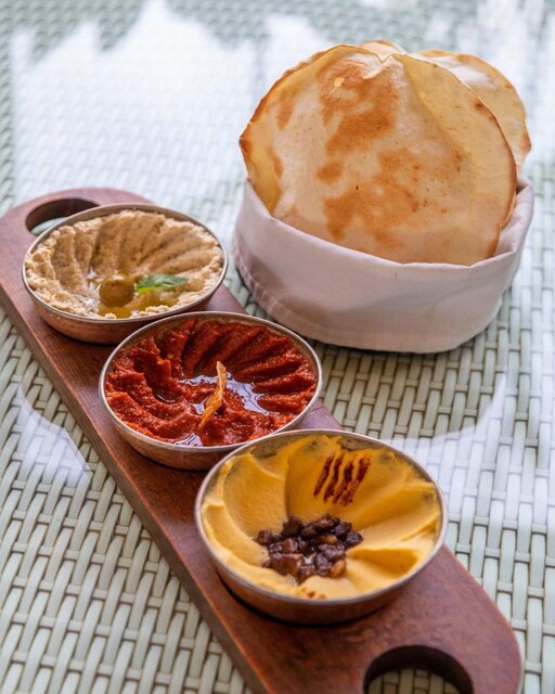 رستوران مهنا با منوی عربی