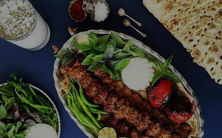 خوراک کباب کوبیده در کترینگ نامی خیابان ستارخان