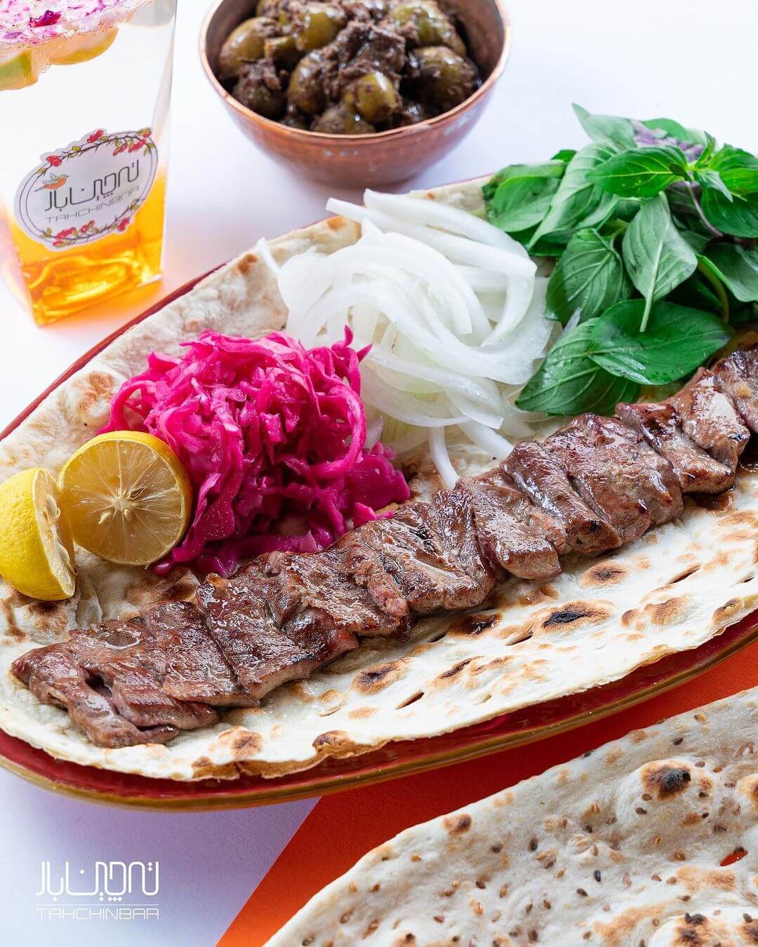 کباب برگ در رستوران تهچینبار