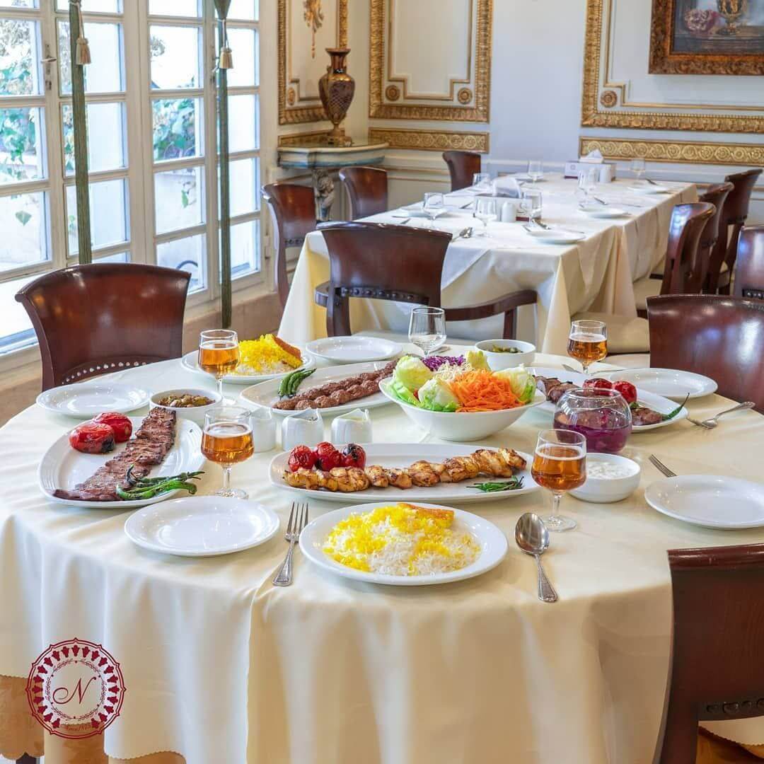 سفره‌ی ایرانی رستوران نایب ساعی