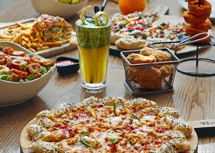 پیتزاهای متنوع آمریکایی و ایتالیایی در زیگ زاگ