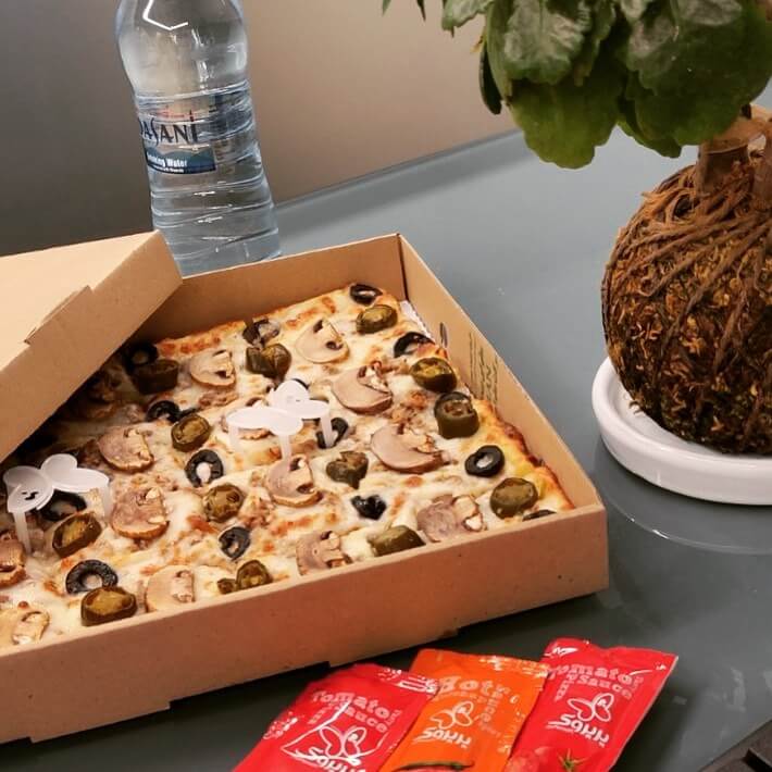 پیتزا مرغ و قارچ پرپروک شعبه ولنجک