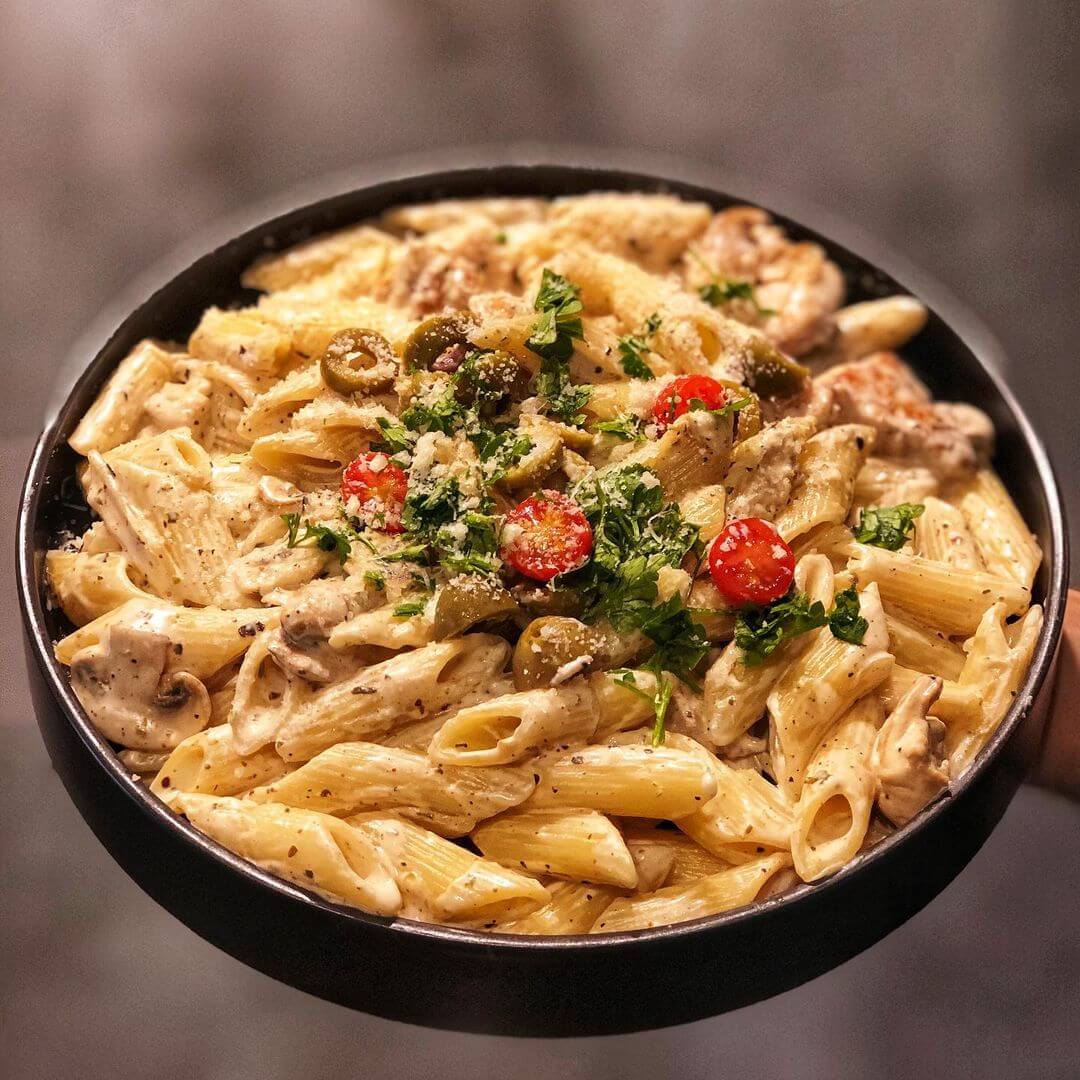 پاستا پنه آلفردو در کافی شاپ ژیوان در شرق تهران
