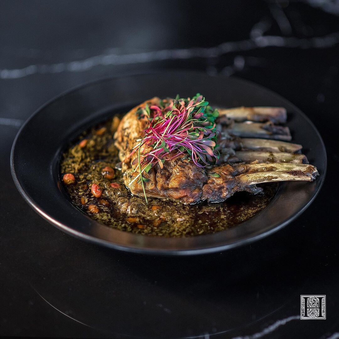 بره قرمه رستوران هرموسو