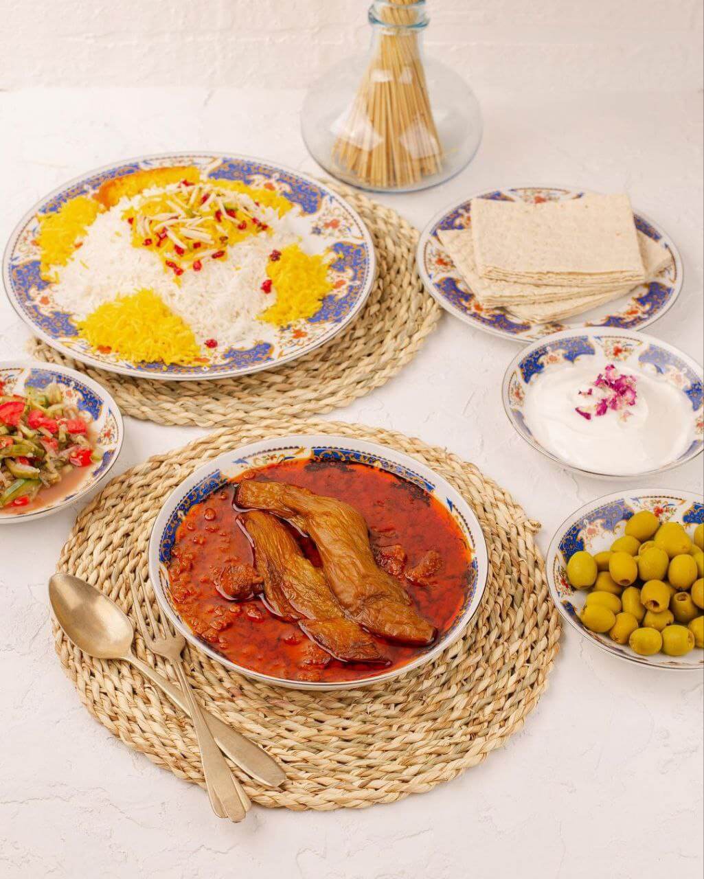 چلوخورشت غوره بادمجان در رستوران شایسته