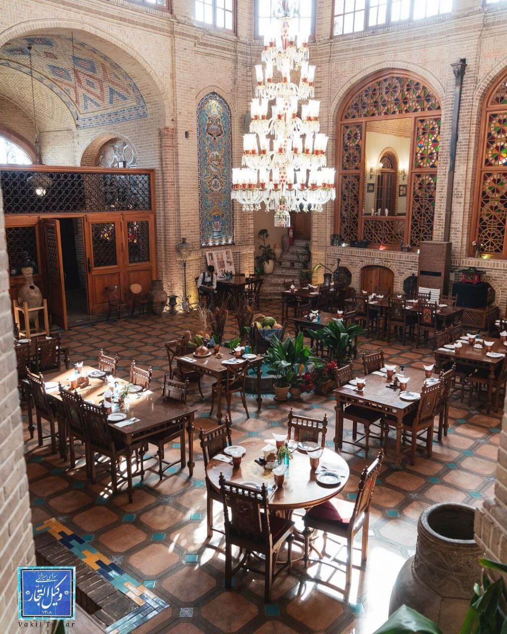 فضای داخلی رستوران وکیل‌التجار