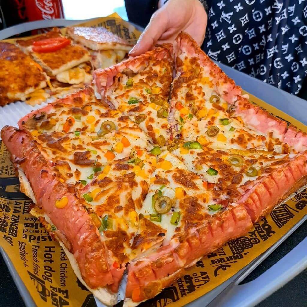 پیتزا در عطاویچ شعبه هفت تیر