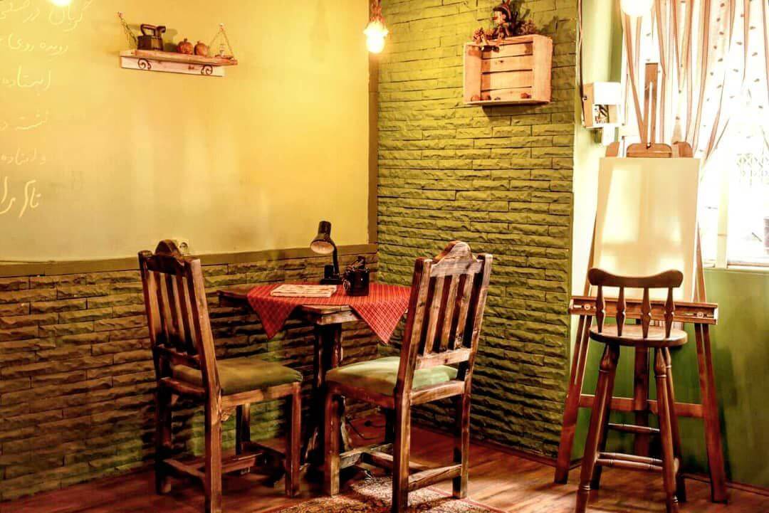 فضای داخلی کافه اتاق در خیابان فلسطین