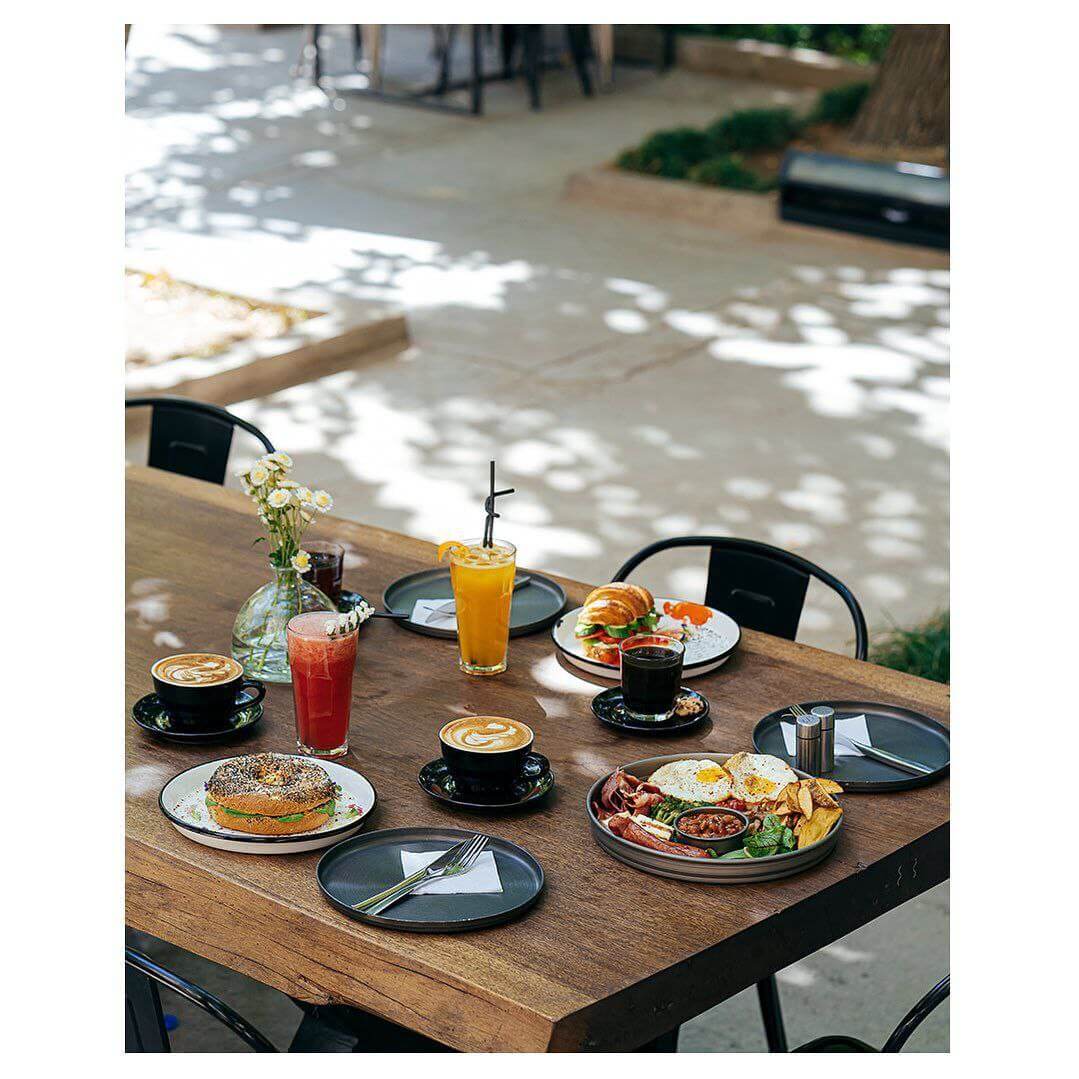 صبحانه‌های پرطرفدار کافه ریشه 29