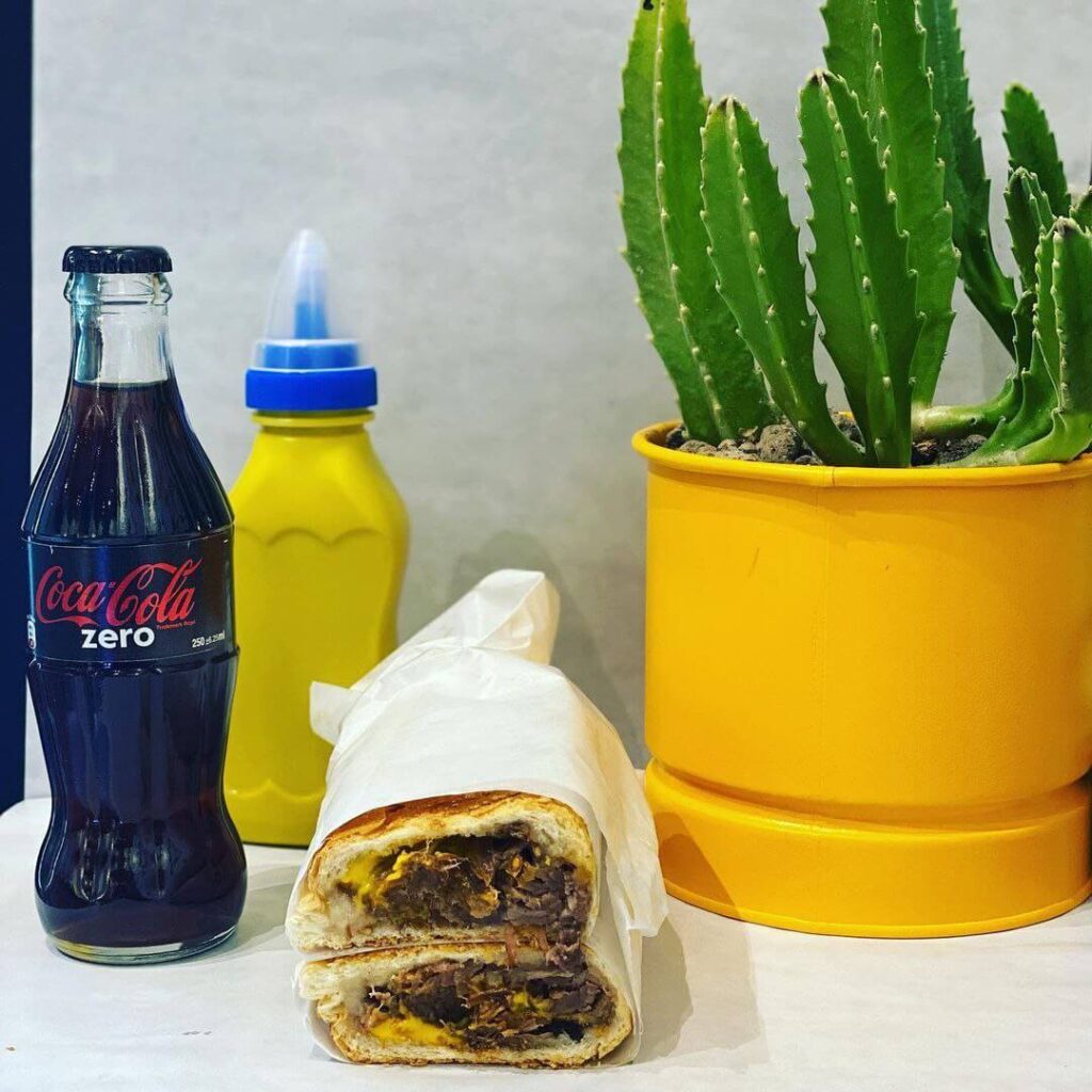 ساندویچی رامک در خیابان فرشته