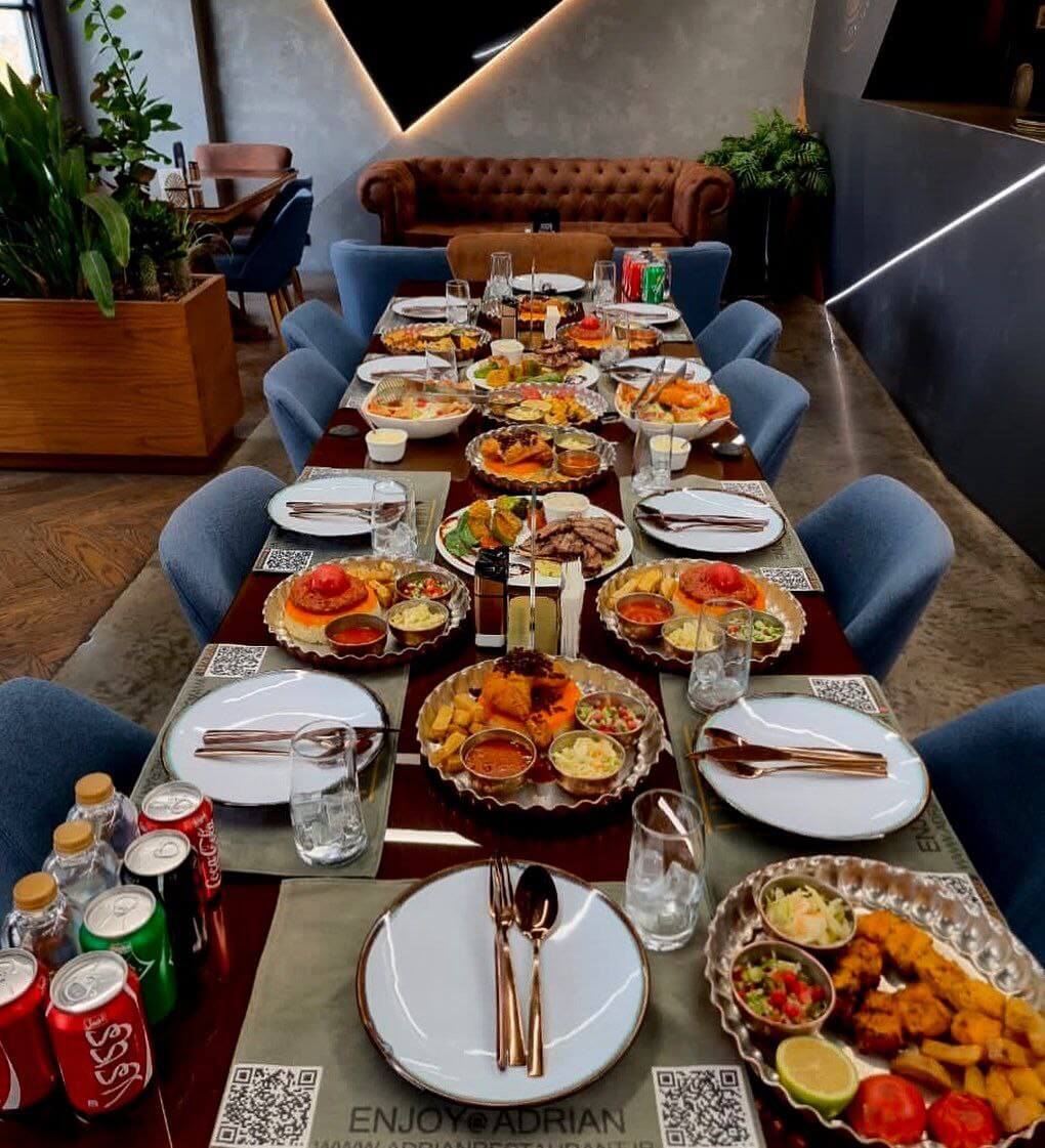 فضای داخلی رستوران آدربان رستوران اطراف میرداماد