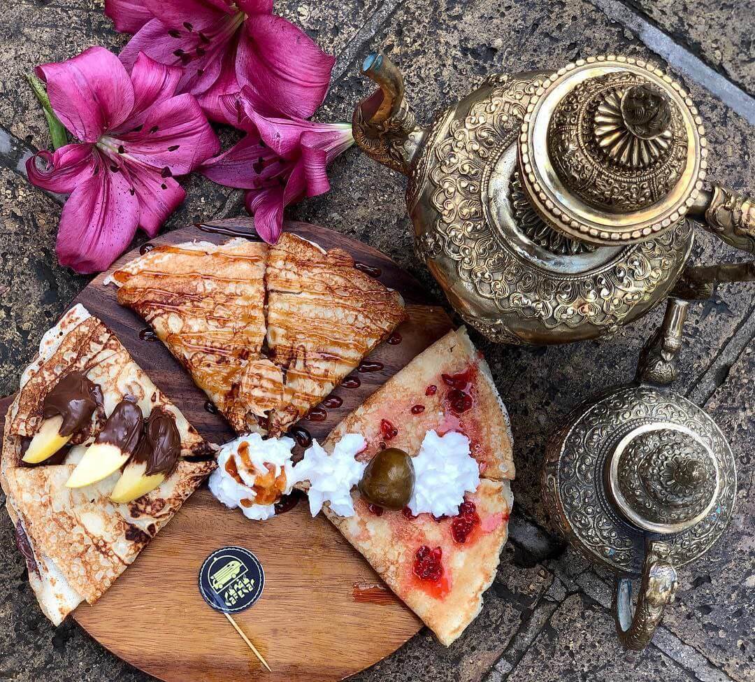 کافه کار فود تراک