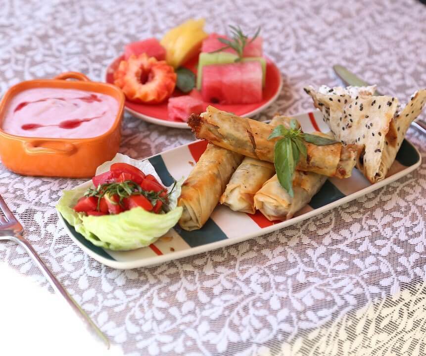 میان وعده‌های کافه سفال آنسو، از کافه های نجات الهی