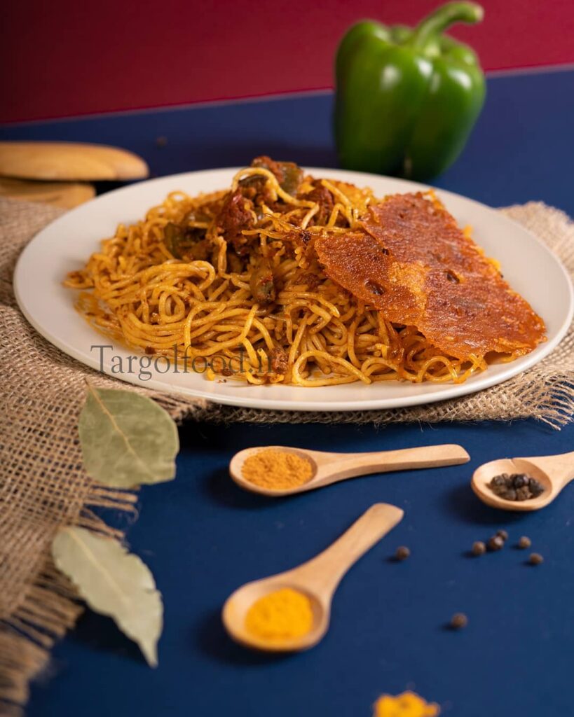 سرو ماکاذونی در تهیه غذا ترگل در جردن تهران