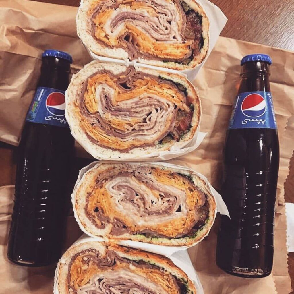 بهترین فست‌فود یافت آباد را ما بلدیم.