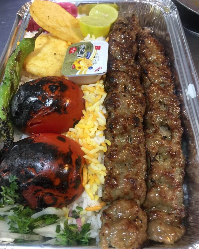 کباب کوبیده رستوران مهماندار از رستوران های بلوار فردوس